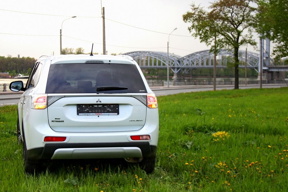 Mitsubishi Outlander III рестайлинг 2014