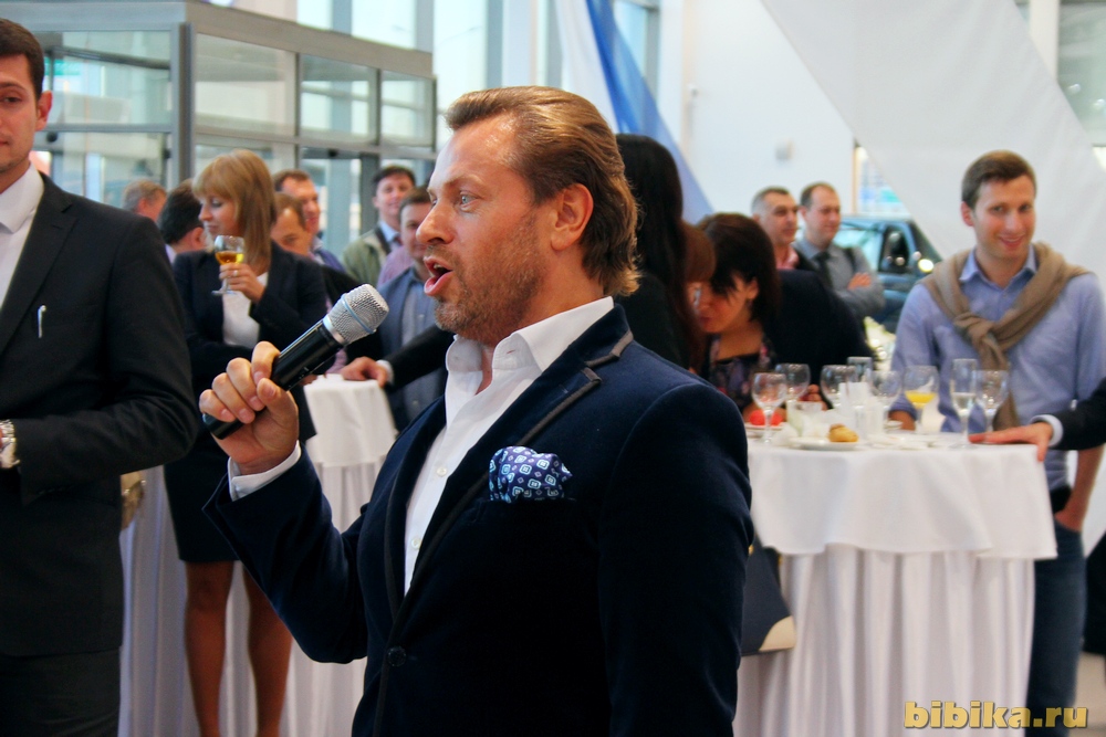 Оперный певец Василий Герелло - гость церемонии открытия Автоцентра Таллинский