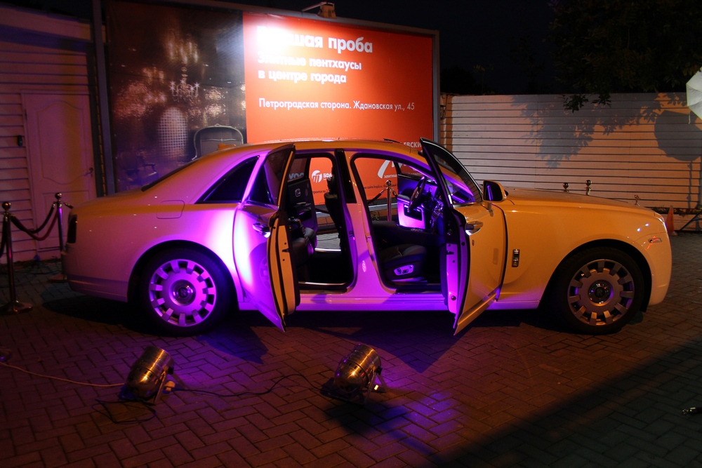 Rolls-Royce Ghost в ресторане Ginza