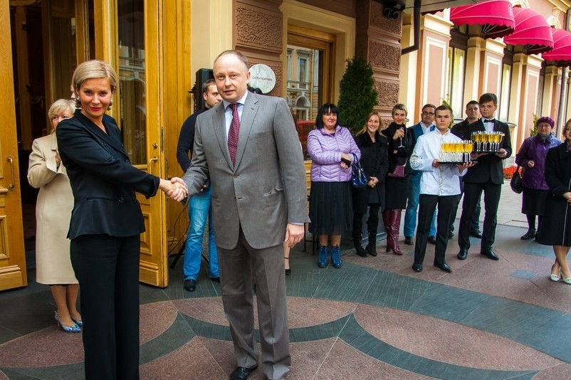 Audi A8 Long для Grand Hotel Europe