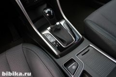 Hyundai i30: центральный тоннель