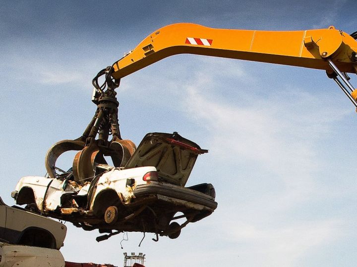 В России началась "новая волна" программы утилизации старых авто