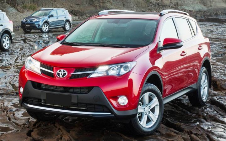 Toyota RAV4 подешевел
