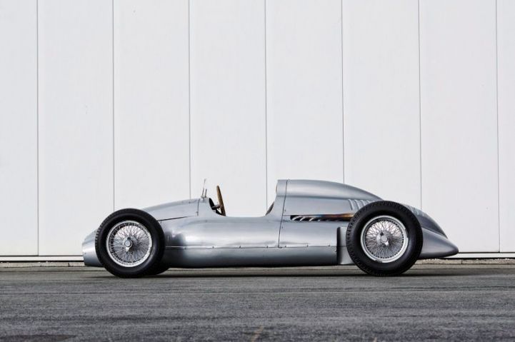 "Сокол" был мощным автомобилем своего времени "Сокол" был мощным автомобилем своего времени