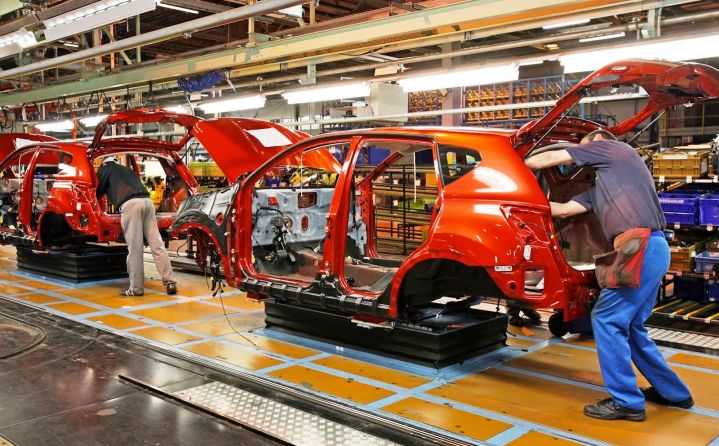 Конвейер Nissan 