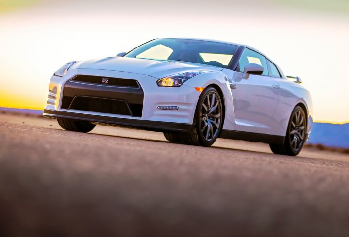 Nissan GT-R получит мощную гибридную силовую установку