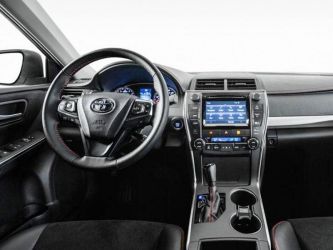 В России начинается прием заявок на новый седан Toyota Camry