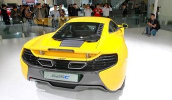 В автосалоне в Гуанчжоу показали новый суперкар McLaren 625C