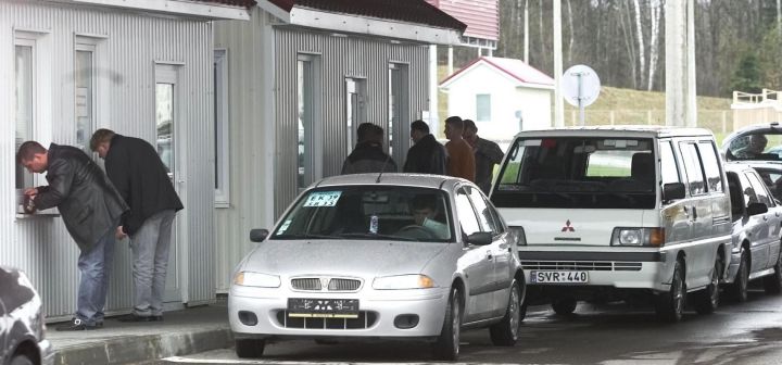 В России зафиксирован спад импорта легковых авто &ndash; на 20%