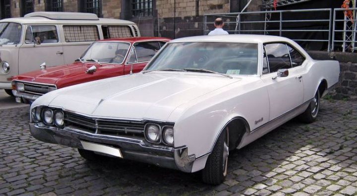 Молодые водители в США чаще погибают в старых авто