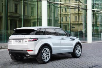 В Интернете появились официальные фото Range Rover Evoque 2016 года