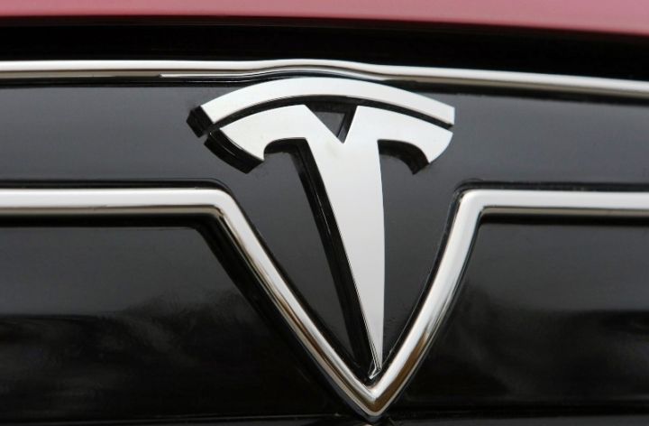 Новый седан Tesla Model III выйдет в 2016 году