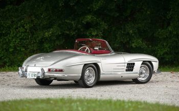 Mercedes 300 SL Roadster, выпущенный в 1957 году