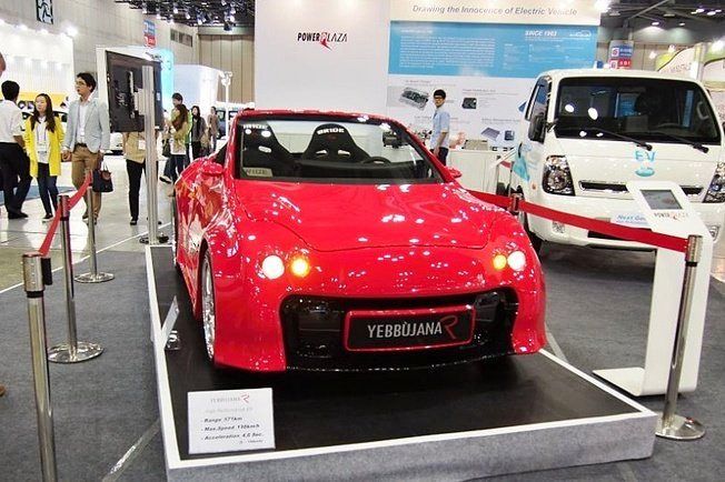 Корейцы презентовали электрокар-соперника Tesla 