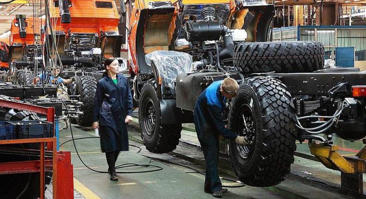 &laquo;КамАЗ&raquo; проработает в июне всего 7 дней