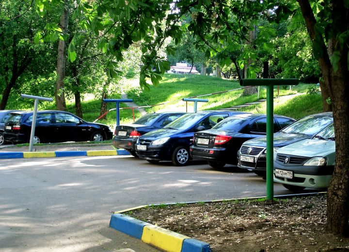 Автомобилистам могут передать парковочные места в полноправное владение