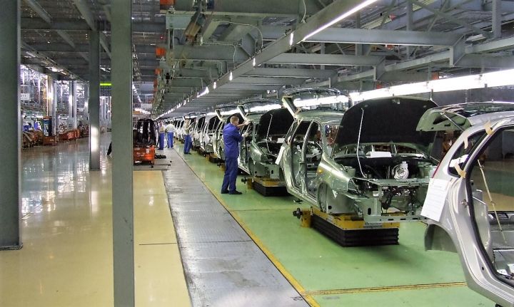 Автомобили российской сборки заняли почти весь рынок