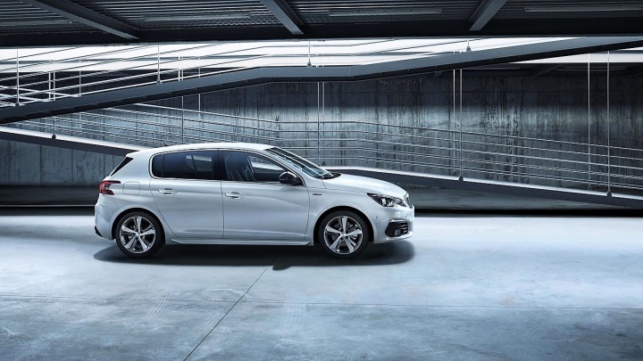 Премьера обновленного Peugeot 308: новая внешность и «начинка» Премьера обновленного Peugeot 308: новая внешность и «начинка»