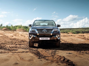 Новый рамный внедорожник Toyota Fortuner прибудет в Россию в октябре