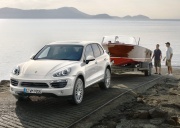 В Париже Porsche представит новый Cayenne S E-Hybrid