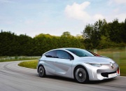 Компания Renault представила в Париже кроссовер Espace и концепт Eolab