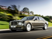 Новый шикарный седан Bentley презентовали во Франции