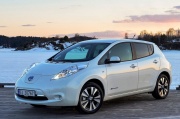 В США электрокар Nissan Leaf бьет рекорды продаж