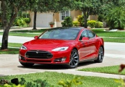 Tesla Model S P85 стал самым быстрым электрокаром в мире (ВИДЕО)