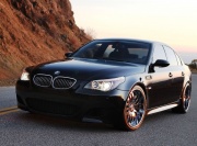 В Туркмении действует внегласный запрет на черные авто