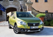 Suzuki SX4 Cross дебютировал на домашнем рынке