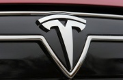 Новый седан Tesla Model III выйдет в 2016 году