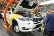 Компания BMW пока передумала строить завод в России