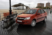 Продажи автомобилей Lada упали на треть