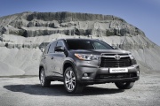 Новый Toyota Highlander – скоро в Петербурге!