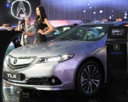 В Москве Acura TLX удивила новой коробкой передач